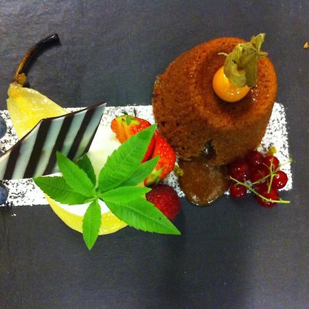 Logis Hotel Restaurant L'Oree Des Bois La Breille-les-Pins エクステリア 写真
