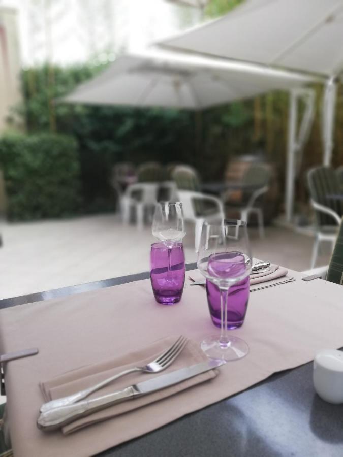Logis Hotel Restaurant L'Oree Des Bois La Breille-les-Pins エクステリア 写真