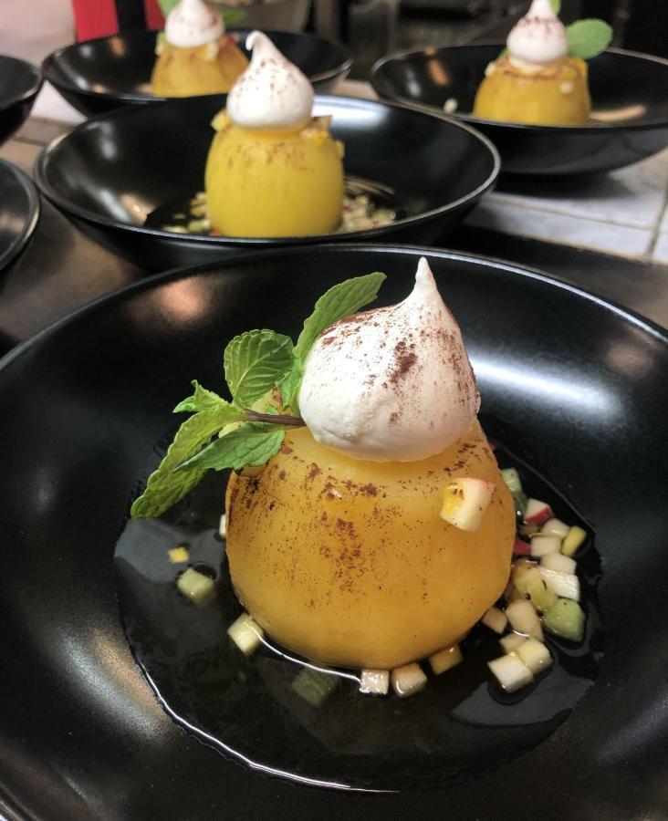 Logis Hotel Restaurant L'Oree Des Bois La Breille-les-Pins エクステリア 写真